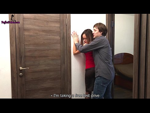 ❤️ Agent de béns arrels sexy li fa una pata de cony i es folla mentre ven el seu apartament - Krempai ️❌ Fota a nosaltres ❌