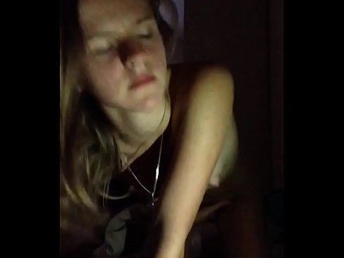 ❤️ Una noia es masturba i corre ️❌ Fota a nosaltres ❌